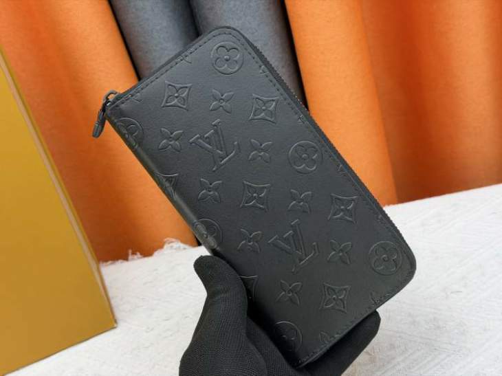 Picture of Louis Vuitton Wallets _SKUfw221566702fw